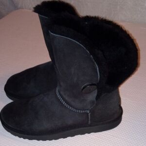 Ugh Boots 10